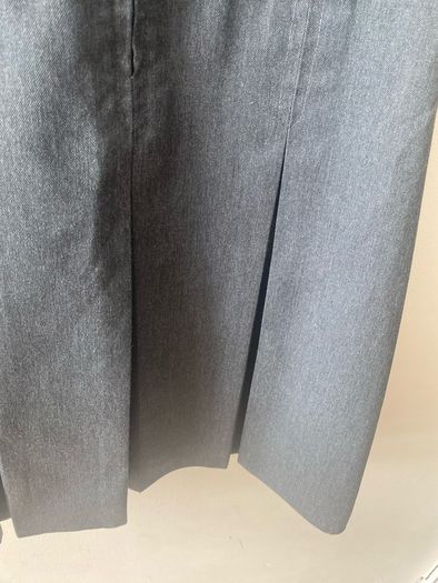 Dunnes grey pinafore (as new) age 7
