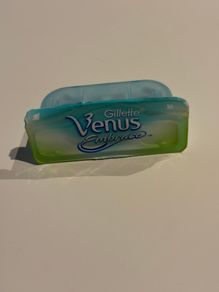 Gillette Venus Embrace razor cartridge