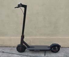 Xiaomi Mi Electric Scooter M365 | Only 190km + Spare Tyres