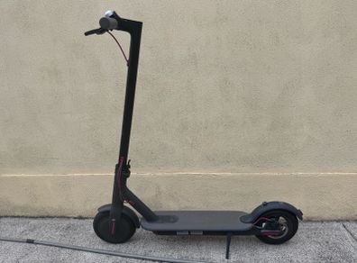 Xiaomi Mi Electric Scooter M365 | Only 190km + Spare Tyres