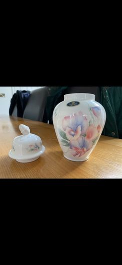 Aynsley "Little Sweetheart " Jar/ Pot