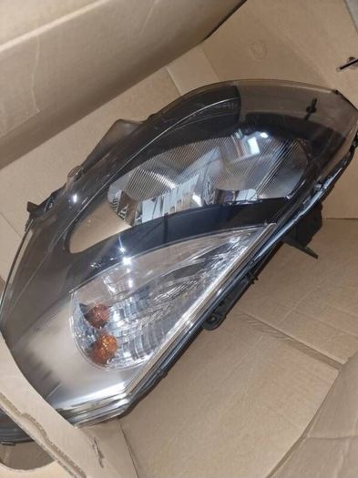 Renault CLIO Mk3 09-11 Black Headlight Left Passenger