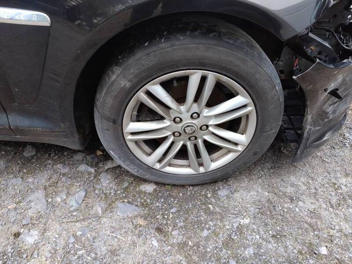 Jaguar xf 2.2 R-sport breaking for parts