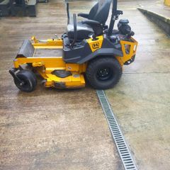 HUSTLER fast track commercial ride on mower