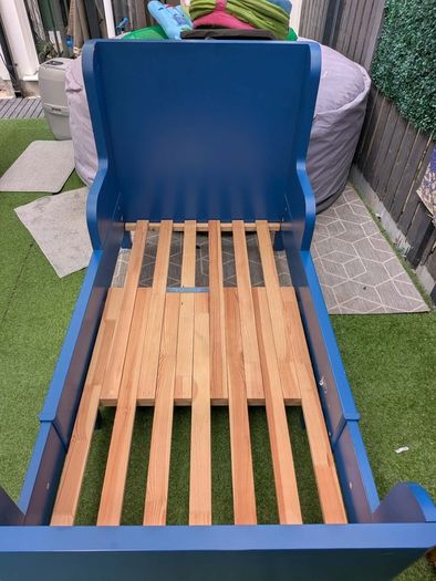 Ikea Busunge extendable bed