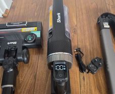 Shark Cordless vacuum cleaner