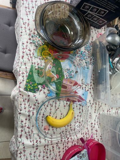 Pyrex bowl & dishes