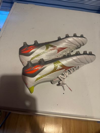 mizuno Neo 5 beta