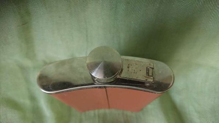 Whisky flat flask
