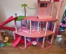 Barbie dreamhouse