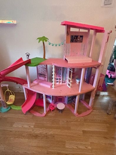 Barbie dreamhouse