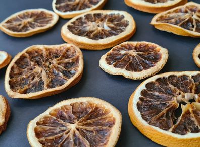 12 Dry Orange slices, christmas decoration, wreath making