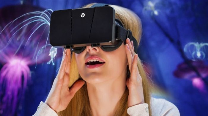 Cocoon VR-4 Virtual Reality Headset (using a Mobile Phone)