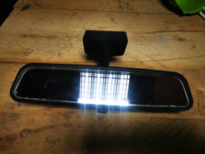 Mercedes W 124 mirror