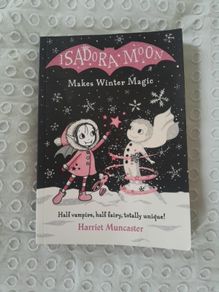 Isadora Moon Makes Winter Magic