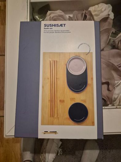 sushi serving set