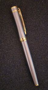 Fountain pen, cased.
