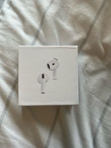 Apple  AirPods 4