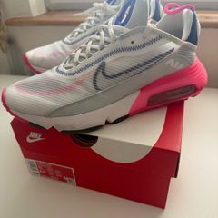 Nike 2090 Trainers size 8.5