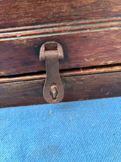 Singer sewing machine with case