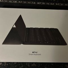 Apple Smart Keyboard for iPad 7th/8th Gen, Air 3rd Gen & Pro 10.5" - Mint Condition in Box (French)