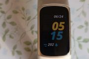 Fitbit Charge 5