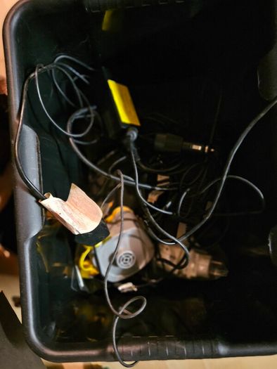 Large Bundle of Small Electrical Items