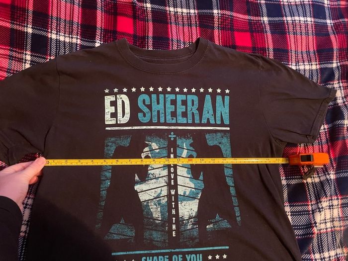 Ed Sheeran Tour Tshirt - Adult Large