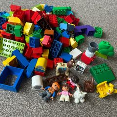 duplo blocks, animals and people