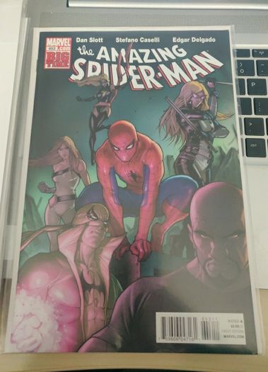 Amazing Spiderman comics x 8
