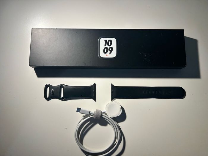 Apple Watch Series 7 Nike Edition