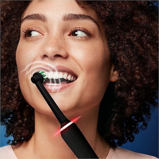 Oral-B Pro 3 Electric Toothbrush with Smart Pressure Sensor, 1 Cross Action Toothbrush Head & Mondrian Travel Case, 3 Modes with Teeth Whitening, Gifts for Men/Women, 2 Pin UK Plug (FREE SHIPPING)