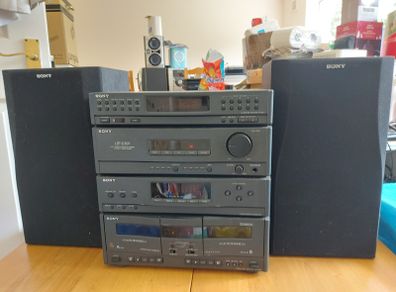 Sony Stereo Deck Receiver Model No HST-D307, Phono, Radio, Dual Tape Deck, with remote control, in excellent condition