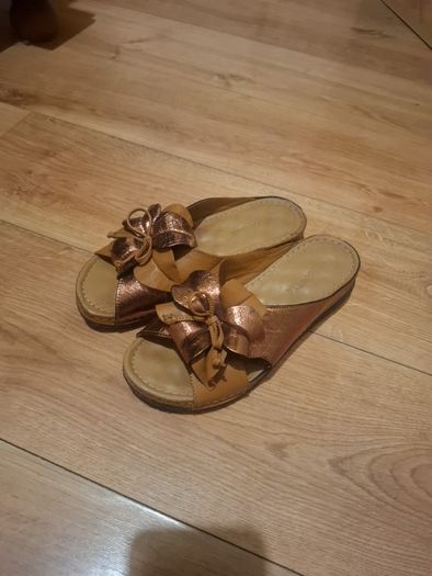 leather sandals