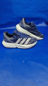 Adidas Lightstrike Trainers  UK 9