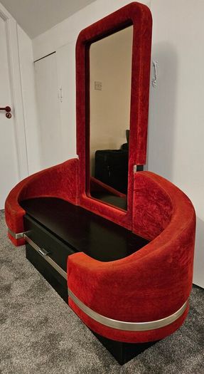 retro dress table