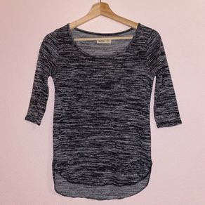 Hollister Ultra-Fine Knit Top Size XS LIKE NEW