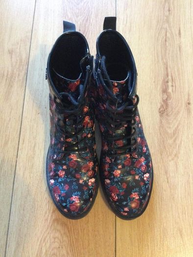 Beautiful Women GEOX Boots Size 6 (39)