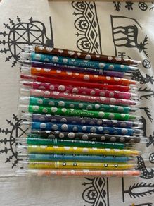 Twist crayons
