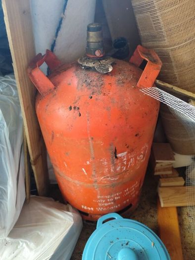 gas cylinder