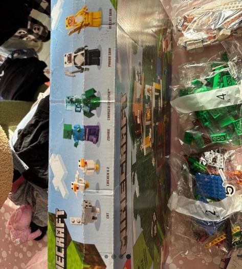 Lego Minecraft. The Modern treehouse