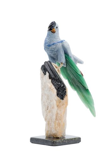 Handcrafted Macaw Quartz Sculpture, Vibrant Gemstone Art Piece, Exotic Home Decor, Unique Nature-Inspired Gift