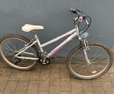 26" girls mountain bike