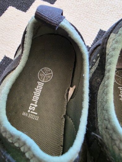 Kids swim shoes.size uk1