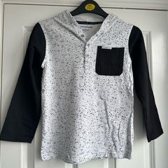 Boys Calvin Klein hoodie - Age 7