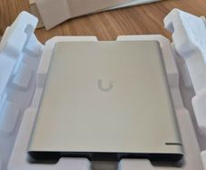 Ubiquiti UniFi CloudKey Plus