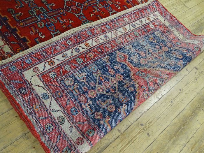 Beautiful Oriental Vintage Carpet/Rug.