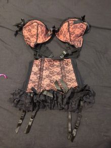 amazing Camille bra and suspender set