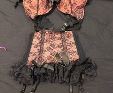 amazing Camille bra and suspender set