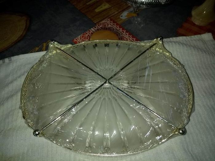 Nut Or Mixed Canby 4 Section Cut Class Insert dish metal  Dish